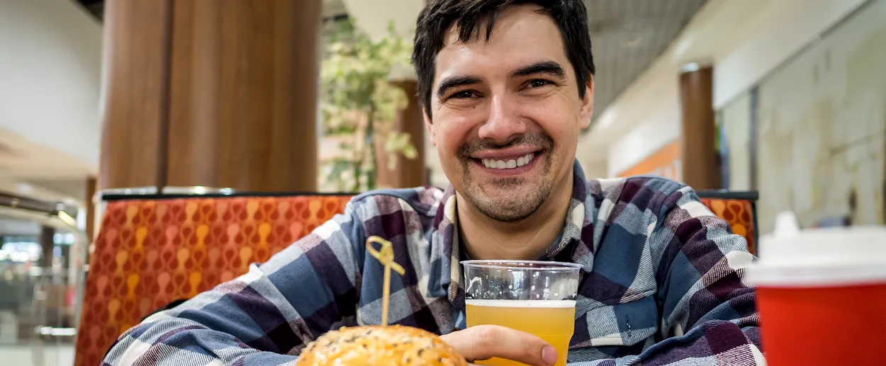 Comemoração de aniversário em quadra esportiva